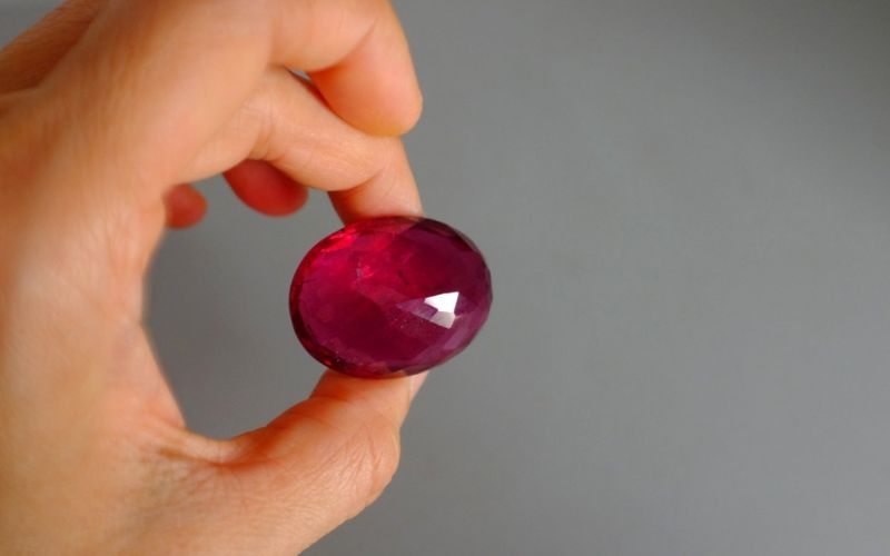 Đá tourmaline đỏ