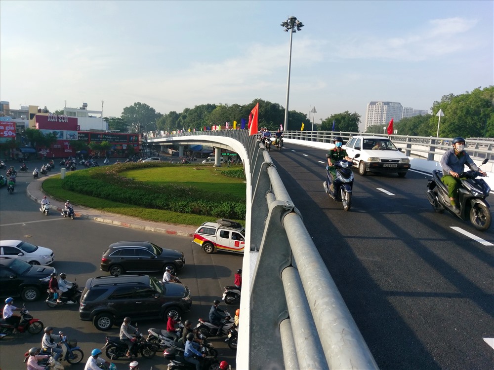 Tình trạng giao thông Vòng xoay Nguyễn Thái Sơn