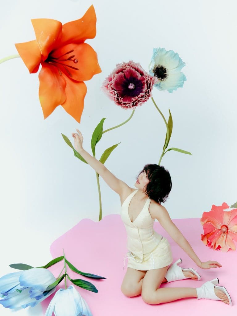 Diệu Nhi hóa “nữ thần hoa” trước thềm 20/10, lan tỏa thông điệp tích cực dành cho phái đẹp- Ảnh 5. Diệu Nhi hóa “nữ thần hoa” trước thềm 20/10, lan tỏa thông điệp tích cực dành cho phái đẹp- Ảnh 5.