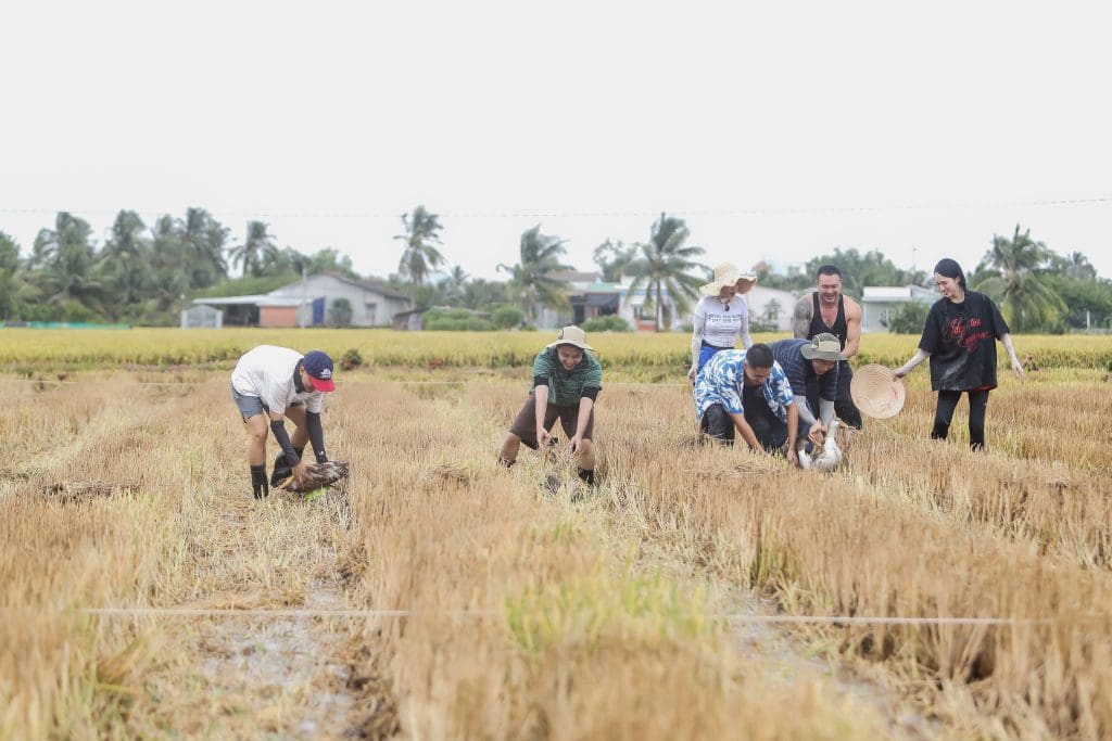 “Chị Phiến” gặp sự cố khó đỡ, Ninh Anh Bùi - Nguyễn Tùng Dương tự hào kể lại dấu mốc cá nhân- Ảnh 2.