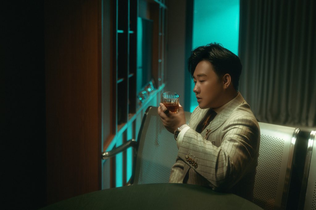 Trung Quân mang tinh thần "wibu chính hiệu" vào MV ballad “Mỹ vị cuộc đời”- Ảnh 1. Trung Quân mang tinh thần "wibu chính hiệu" vào MV ballad “Mỹ vị cuộc đời”- Ảnh 1.