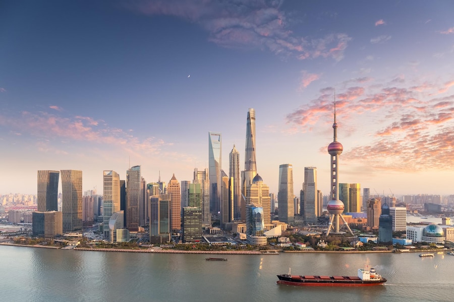 https://thanhnienviet.mediacdn.vn/premium-photo/charming-sunset-view-shanghai-skyline-china_631068-66.jpg