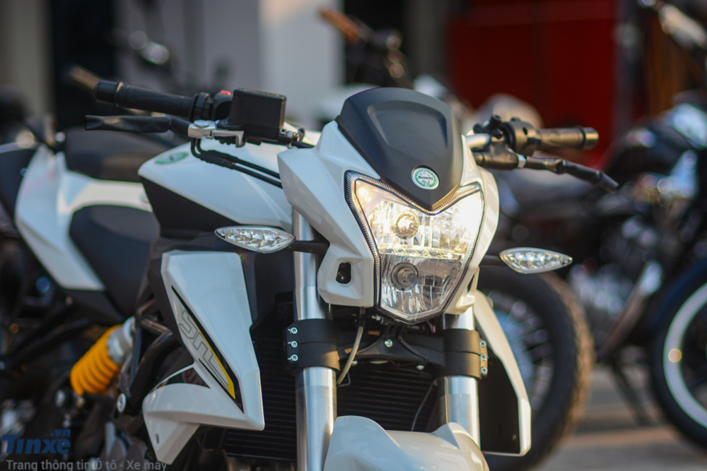 xĐầu đèn cũ được đánh giá là xấu trên Benelli BN600i đời cũ