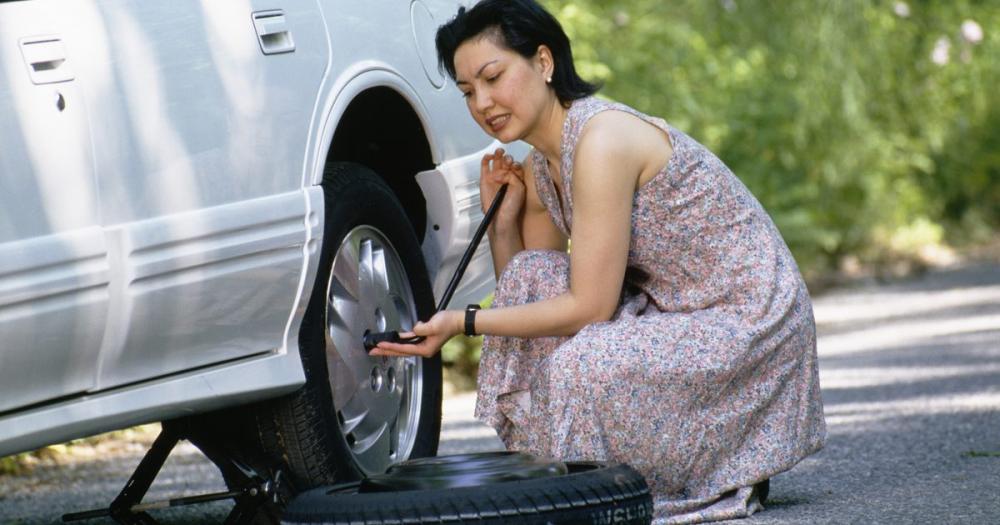 8 c&aacute;ch sửa chữa &ocirc; t&ocirc; đơn giản m&agrave; t&agrave;i xế n&agrave;o cũng n&ecirc;n biết