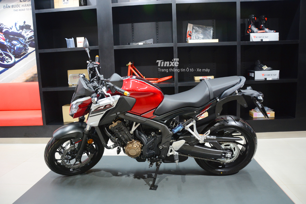 Honda CB650F 2018 mang thiết kế naked bike