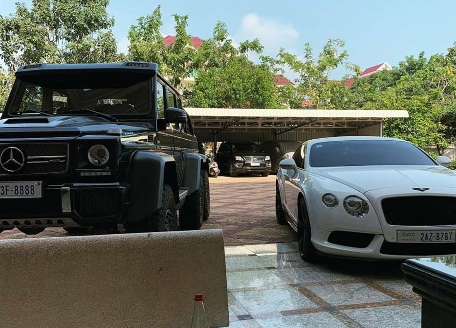 Hiện qu&aacute;i vật 6 ch&acirc;n Mercedes-Benz G63 AMG 6x6 của đại gia Campuchia đ&atilde; mang biển tứ qu&yacute; 8