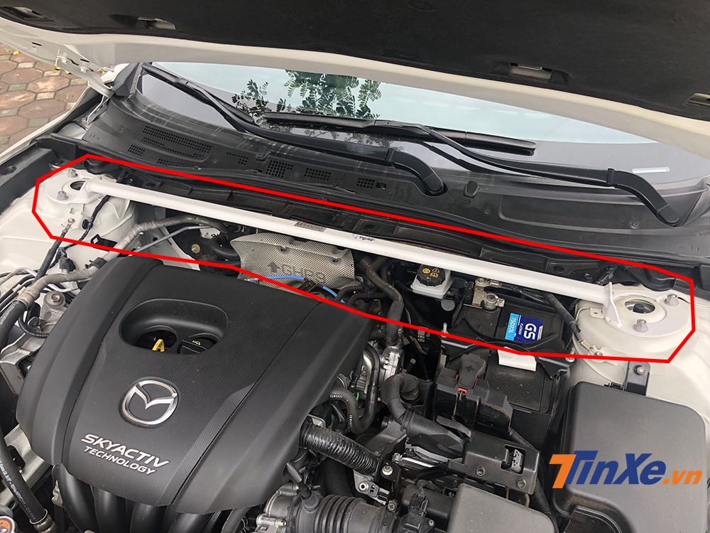 Hầu hết các mẫu xe phổ thông hiện nay đều có thể lắp thanh cân bằng trước phía trên khá đơn giản.