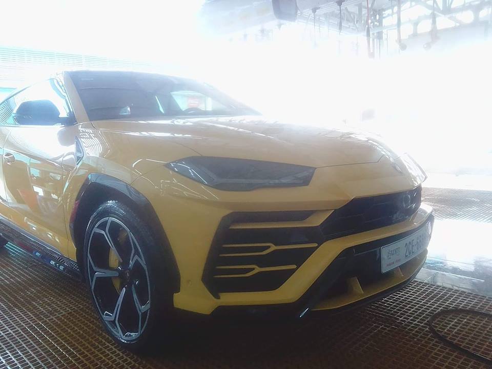 Lamborghini Urus đeo biển tứ quý 6