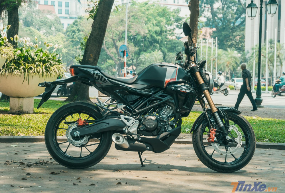 Honda CB150R đang được bán tại thị trường Việt Nam với mức giá 105 triệu đồng Honda CB150R đang được bán tại thị trường Việt Nam với mức giá 105 triệu đồng