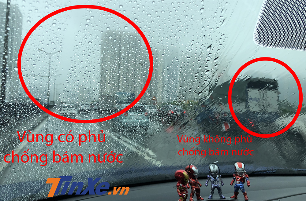 Sự kh&aacute;c biệt r&otilde; rệt khi sử dụng chất phủ chống b&aacute;m nước cho k&iacute;nh xe.