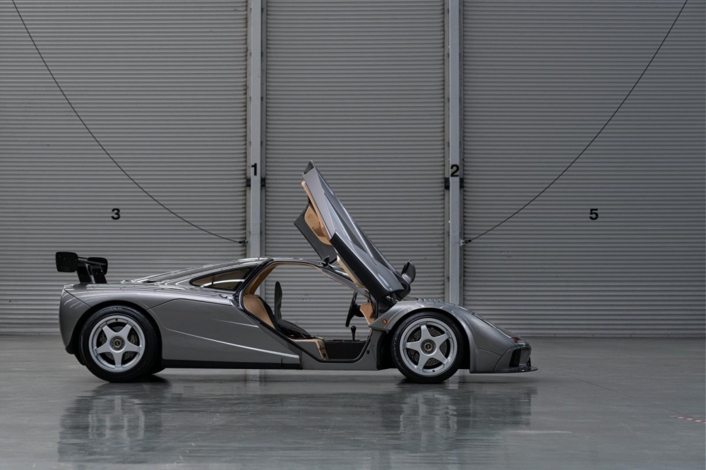 McLaren F1 chỉ có 106 chiếc được sản xuất trên toàn thế giới McLaren F1 chỉ có 106 chiếc được sản xuất trên toàn thế giới