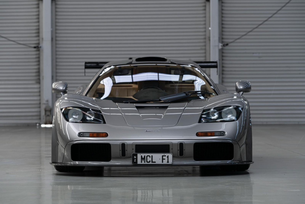Đây là 1 trong 2 chiếc McLaren F1 được nâng cấp lên gói độ LM-Specification Đây là 1 trong 2 chiếc McLaren F1 được nâng cấp lên gói độ LM-Specification