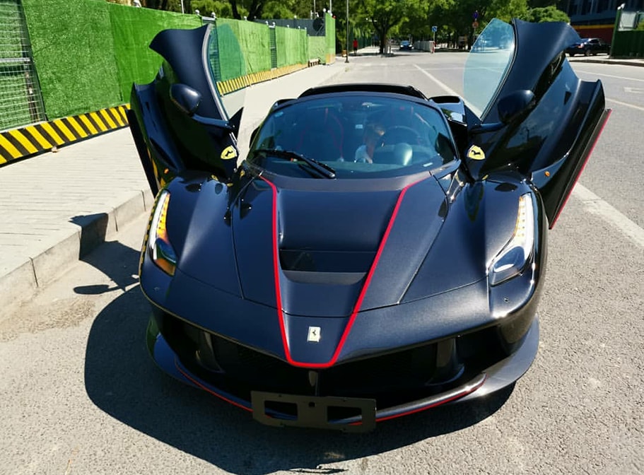 Si&ecirc;u xe Ferrari LaFerrari Aperta c&oacute; gi&aacute; hơn 153 tỷ đồng khi đến Trung Quốc