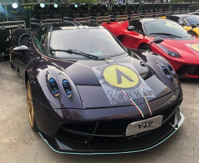 Pagani Huayra Dinastia chỉ có đúng 3 chiếc trên thế giới và dành riêng cho nhà giàu Trung Quốc và Hồng Kông