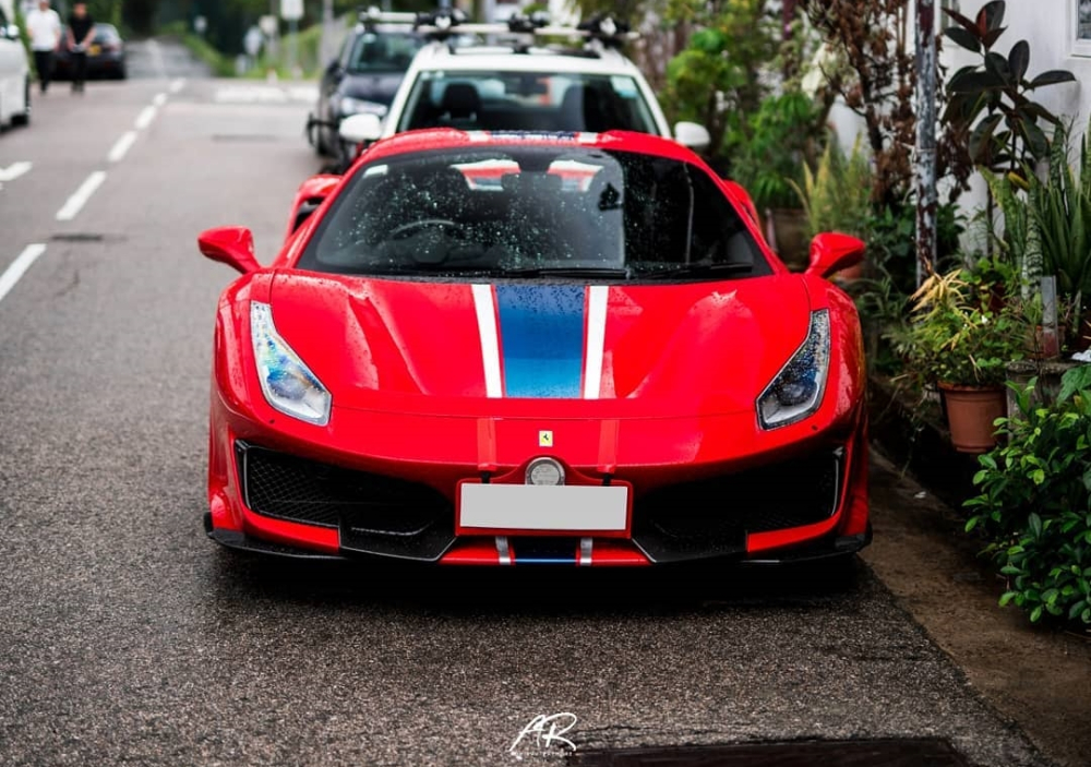 Si&ecirc;u xe mui trần h&agrave;ng hiếm Ferrari 488 Pista Spider của giới nh&agrave; gi&agrave;u Hồng K&ocirc;ng
