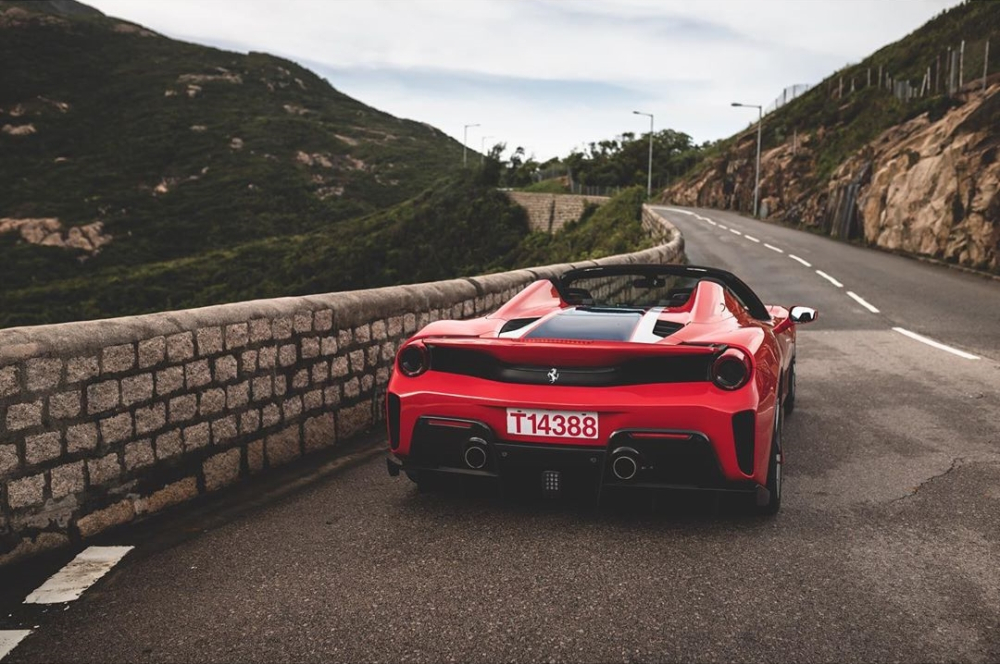 Vẻ đẹp của si&ecirc;u xe Ferrari 488 Pista Spider ở Hồng K&ocirc;ng