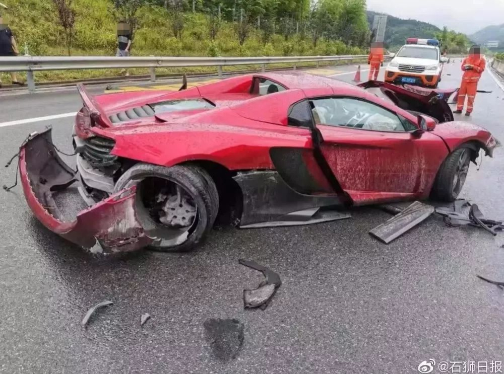 Thiệt hại của chiếc siêu xe McLaren 650S Spider khá nghiêm trọng