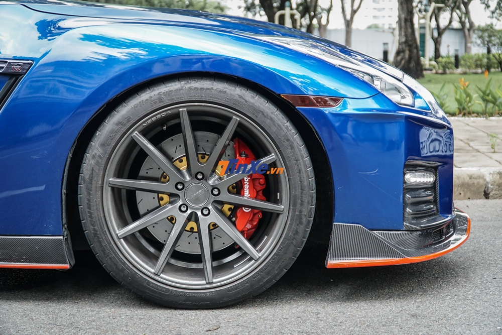 Xe trang bị bộ mâm đa chấu của Vossen Xe trang bị bộ mâm đa chấu của Vossen