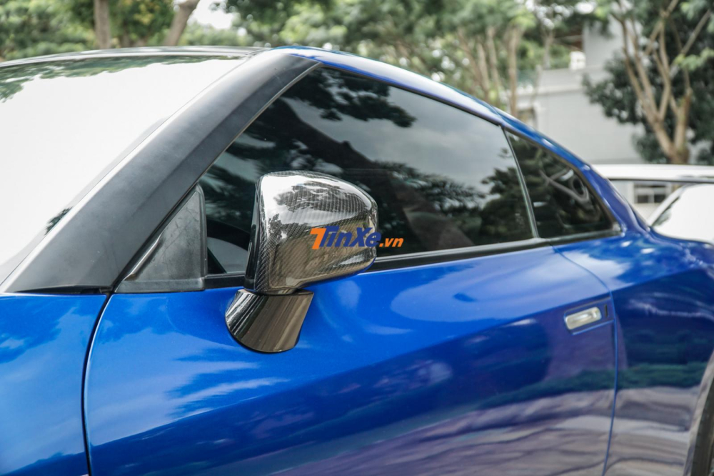 Vỏ gương cũng bằng sợi carbon Vỏ gương cũng bằng sợi carbon