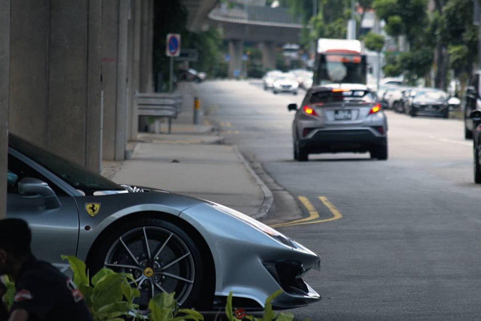 Để mua Ferrari 488 Pista Piloti, các khách hàng cần phải tham gia vào chương trình đua xe của Ferrari