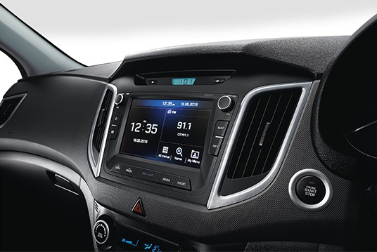 Hệ thống th&ocirc;ng tin giải tr&iacute; với m&agrave;n h&igrave;nh cảm ứng 7 inch