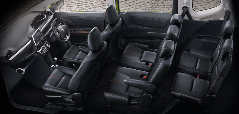 Nội thất 7 chỗ b&ecirc;n trong Toyota Sienta 2019