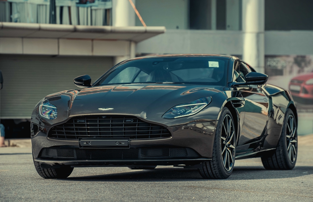 Aston Martin DB11 thứ 5 cập bến Việt Nam với gam m&agrave;u lấy cảm hứng từ c&agrave; ph&ecirc;