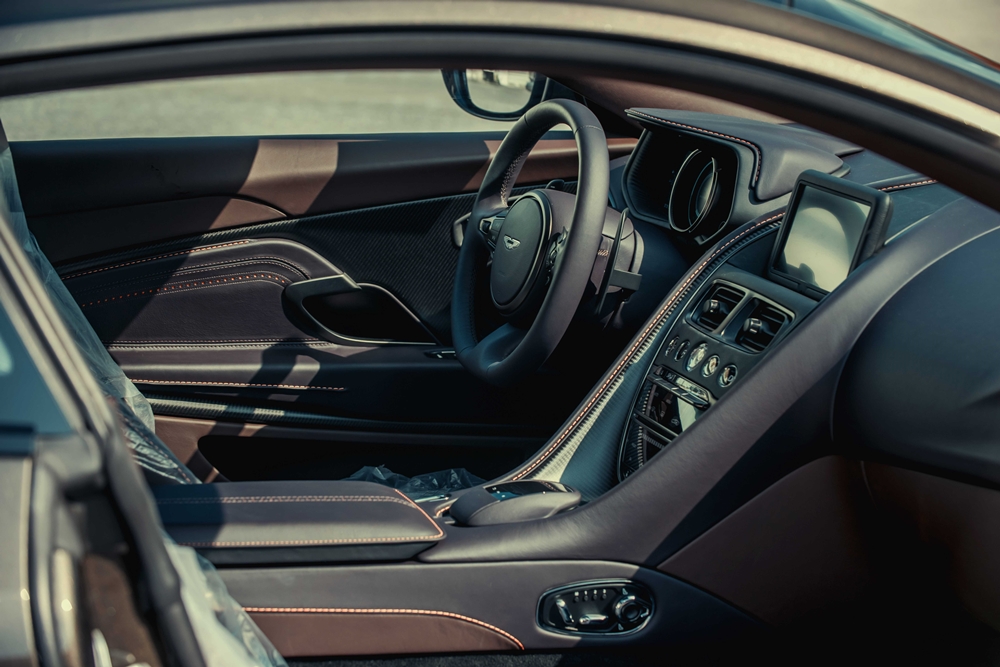 Aston Martin DB11 c&oacute; thiết kế Coupe 2+2