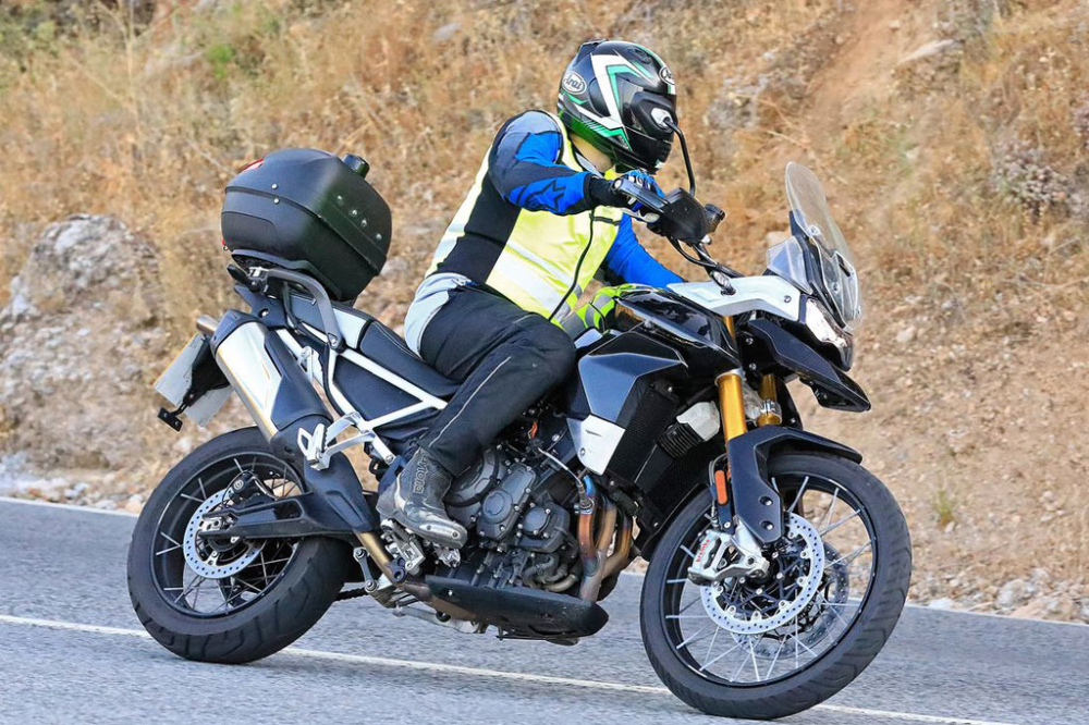 Tổng thể Triumph Tiger 800 2020 dường như nhỏ gọn hơn so với thế hệ cũ