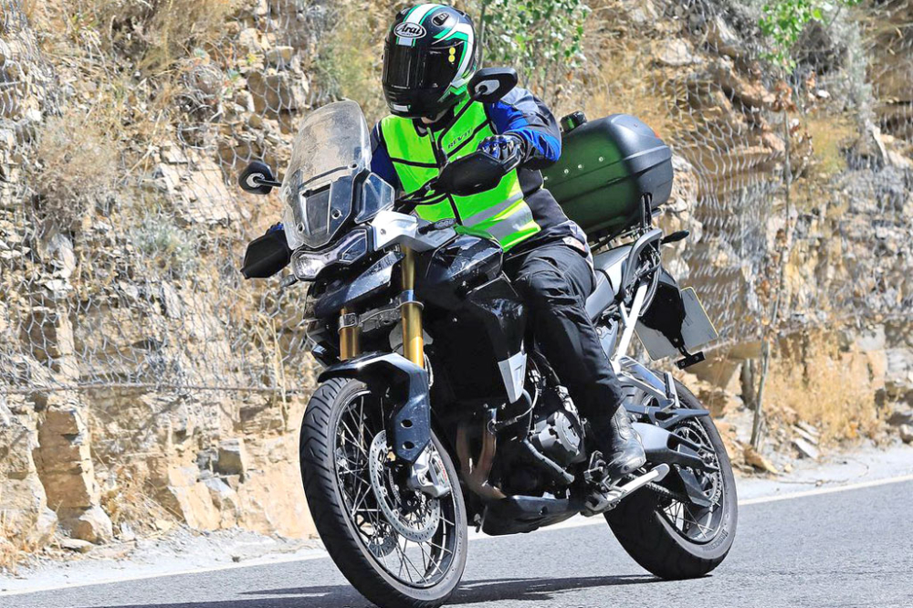 Triumph Tiger 800 2020 đang chạy thử