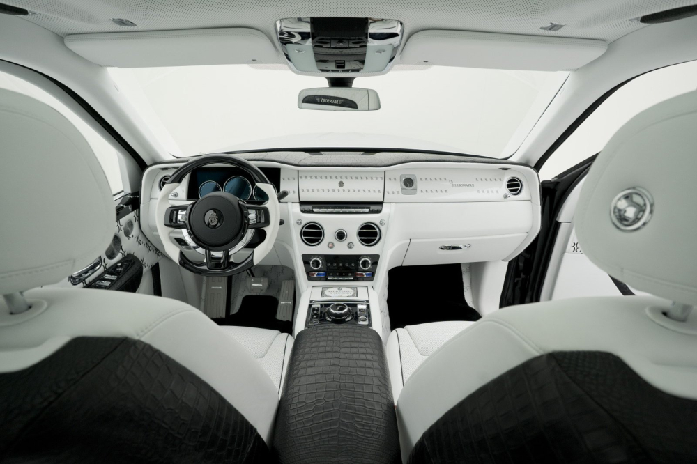 Nội thất bọc da trắng muốt sang trọng của Rolls-Royce Cullinan Billionaire