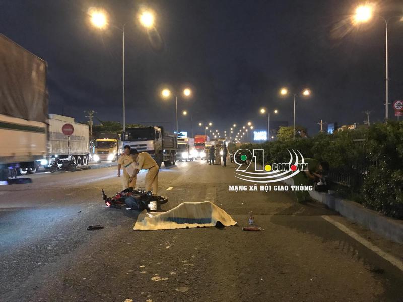 Hiện trường vụ tai nạn li&ecirc;n ho&agrave;n khiến 2 người thương vong