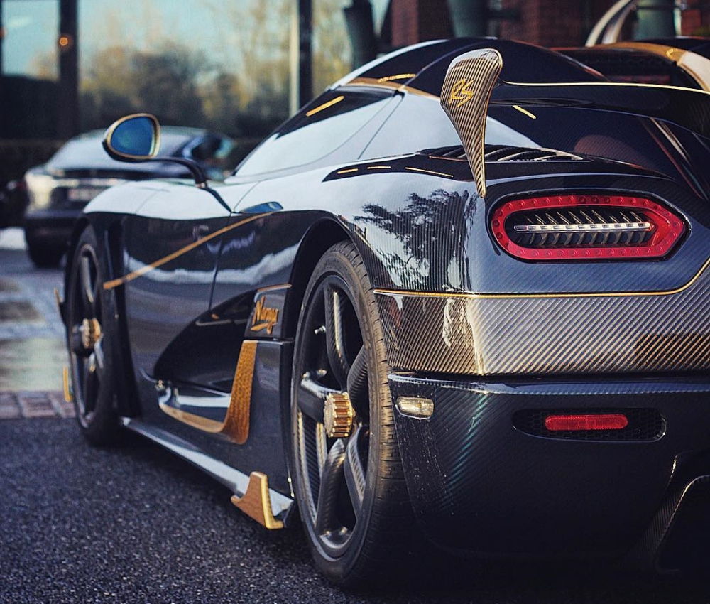 Trái tim này giúp Agera RS Naraya tăng tốc từ vị trí xuất phát lên 100 km/h chỉ trong thời gian 2,5 giây trước khi đạt vận tốc tối đa 400 km/h.