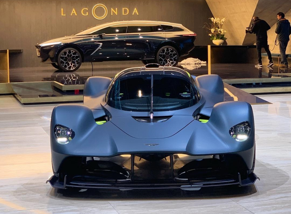 Pasin Lathouras đặt mua siêu xe Aston Martin Valkyrie Pasin Lathouras đặt mua siêu xe Aston Martin Valkyrie