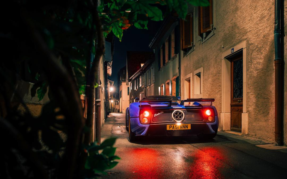 Pagani Zonda S Roadster được trang bị khối động cơ V12, dung tích 7.3 lít, sản sinh công suất tối đa 542 mã lực. Đi kèm với động cơ là hộp số sàn 6 cấp và hệ dẫn động cầu sau Pagani Zonda S Roadster được trang bị khối động cơ V12, dung tích 7.3 lít, sản sinh công suất tối đa 542 mã lực. Đi kèm với động cơ là hộp số sàn 6 cấp và hệ dẫn động cầu sau
