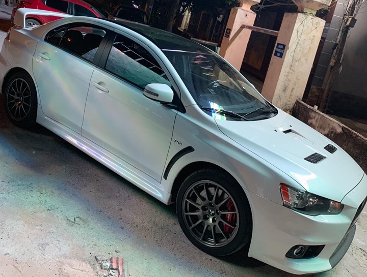 Mitsubishi Lancer EVO Final Edition độc nhất Việt Nam mang màu sơn trắng