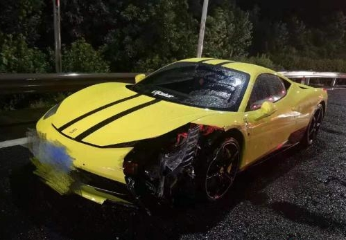 Chi ph&iacute; sửa chữa chiếc Ferrari 458 Italia hơn 3 tỷ đồng