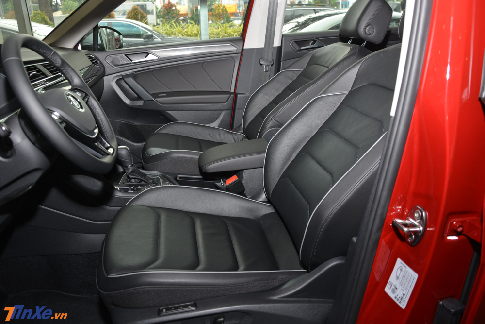 C&aacute;c trang bị c&ograve;n lại kh&ocirc;ng c&oacute; g&igrave; thay đổi so với Volkswagen Tiguan Allspace ti&ecirc;u chuẩn