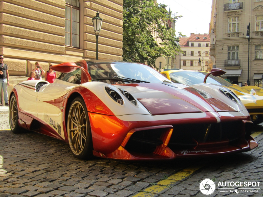 Si&ecirc;u xe độc bản Pagani Huayra Lampo bất ngờ bị ph&aacute;t hiện lăn b&aacute;nh ở Cộng h&ograve;a S&eacute;c