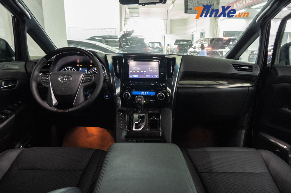 Với đối tượng kh&aacute;ch h&agrave;ng chủ yếu l&agrave; c&aacute;c doanh nghiệp, sức b&aacute;n Toyota Alphard bất ngờ tăng mạnh từ th&aacute;ng 7/2019