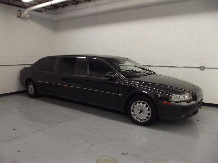 D&aacute;ng vẻ của chiếc Volvo S80 Limousine 2001 tr&ocirc;ng vẫn rất ngon l&agrave;nh