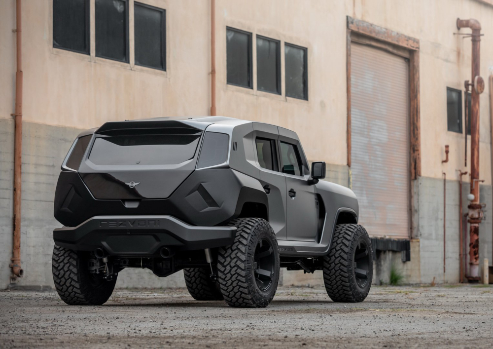 Rezvani Tank 2020 nh&igrave;n từ ph&iacute;a sau