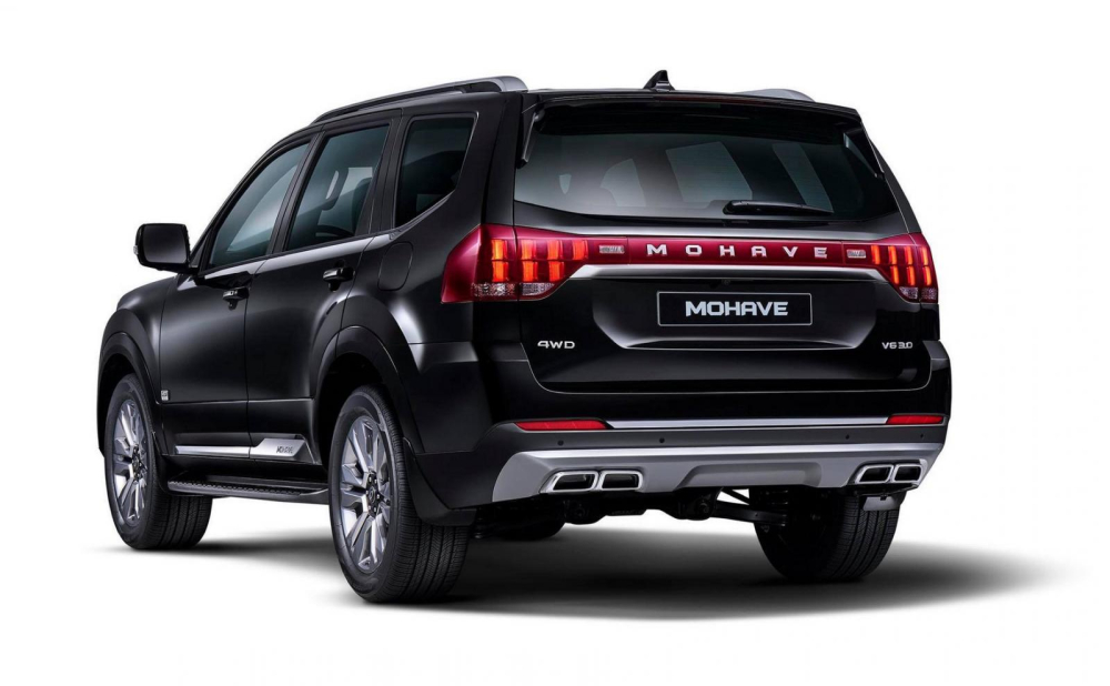 Tr&ecirc;n mẫu SUV cỡ lớn n&agrave;y kh&ocirc;ng hề c&oacute; logo của h&atilde;ng Kia