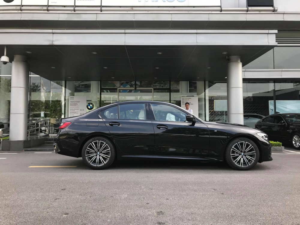 Động cơ của xe vẫn l&agrave; loại 2.0L tăng &aacute;p k&eacute;p nhưng kh&ocirc;ng c&oacute; g&oacute;i M Performance
