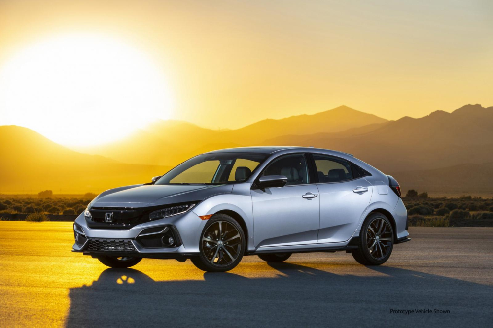 Cản trước v&agrave; hốc đ&egrave;n sương m&ugrave; của Honda Civic Hatchback 2020 được thay đổi thiết kế