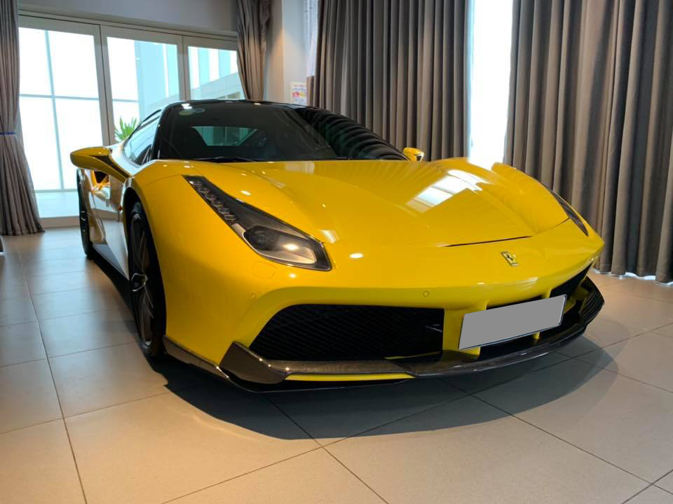 Siêu xe Ferrari 488 GTB màu vàng ở Hà Nội nâng cấp lên gói độ Novitec Rosso hơn trăm triệu đồng