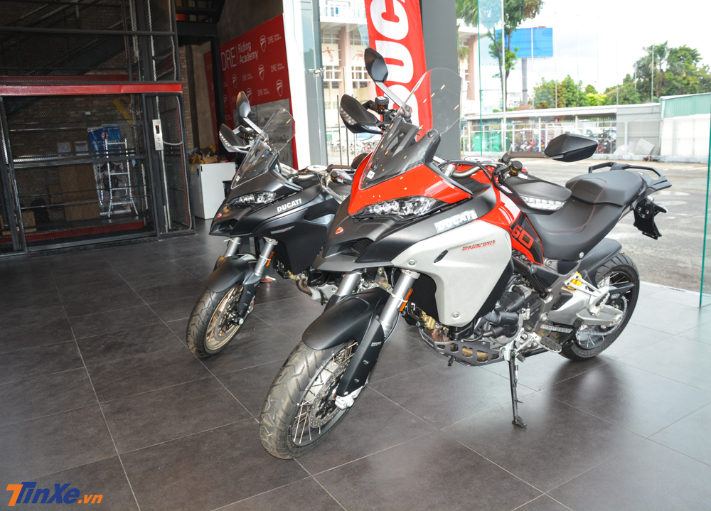 Ducati Multistrada 1260 Enduro 2019 c&oacute; 2 tuỳ chọn m&agrave;u sơn l&agrave; đỏ v&agrave; v&agrave;ng c&aacute;t