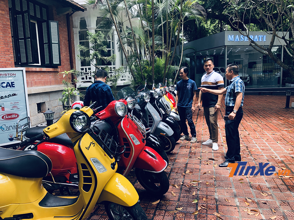 Dòng xe tay ga cỡ lớn Vespa GT vẫn là một dòng xe được nhiều người chơi đánh giá cao. Dòng xe tay ga cỡ lớn Vespa GT vẫn là một dòng xe được nhiều người chơi đánh giá cao.