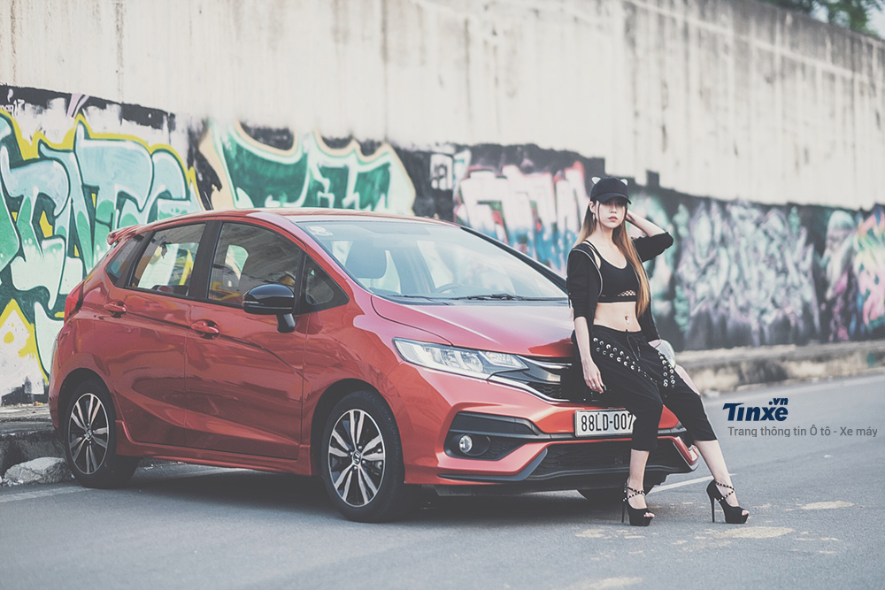 Kh&ocirc;ng c&ograve;n khuyến m&atilde;i giảm gi&aacute; 100 triệu đồng, doanh số Honda Jazz chỉ đạt 35 xe