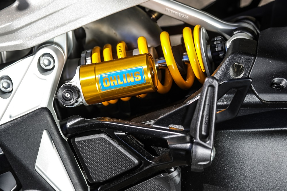 Phuộc Ohlins sẽ là trang bị đáng tiền trên mẫu Cruiser cơ bắp này